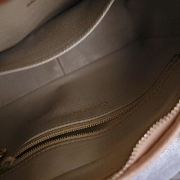 CHANEL PINK CAVIAR DIAMOND 'CC' VINTAGE CAMERA BAG MINI - Picture 7 of 16